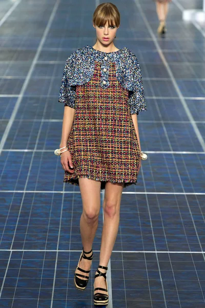 Look 60